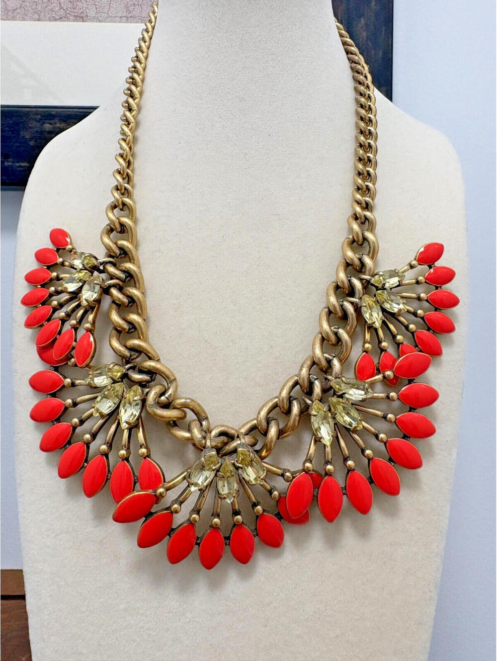 Stella & Dot Coral Cay Necklace Gold Tone Rhinestone 17 - 20 inches Palm Beach